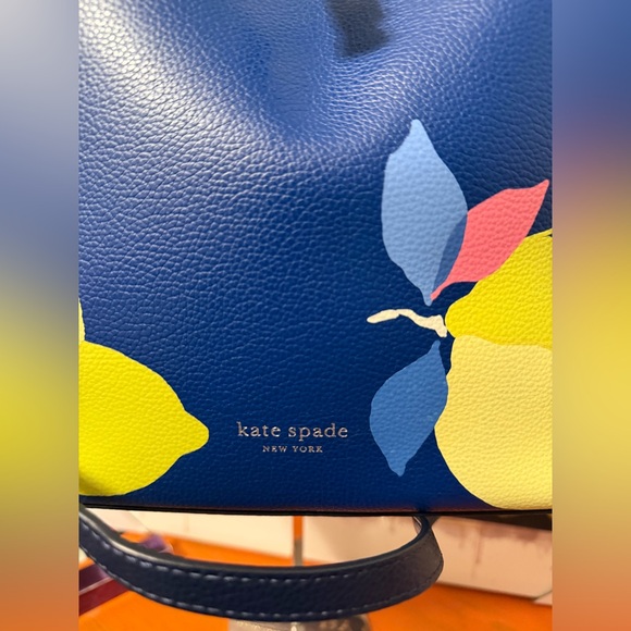 Kate Spade Eva Lemon Zest Print Bucket Bag EUC - Picture 3 of 10